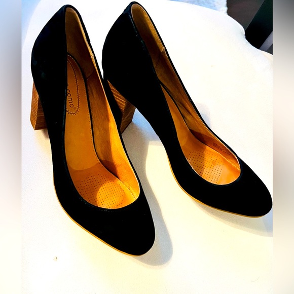 Corso Como Shoes - Black Suede Round Toe High Pump. 3 1/2” heal